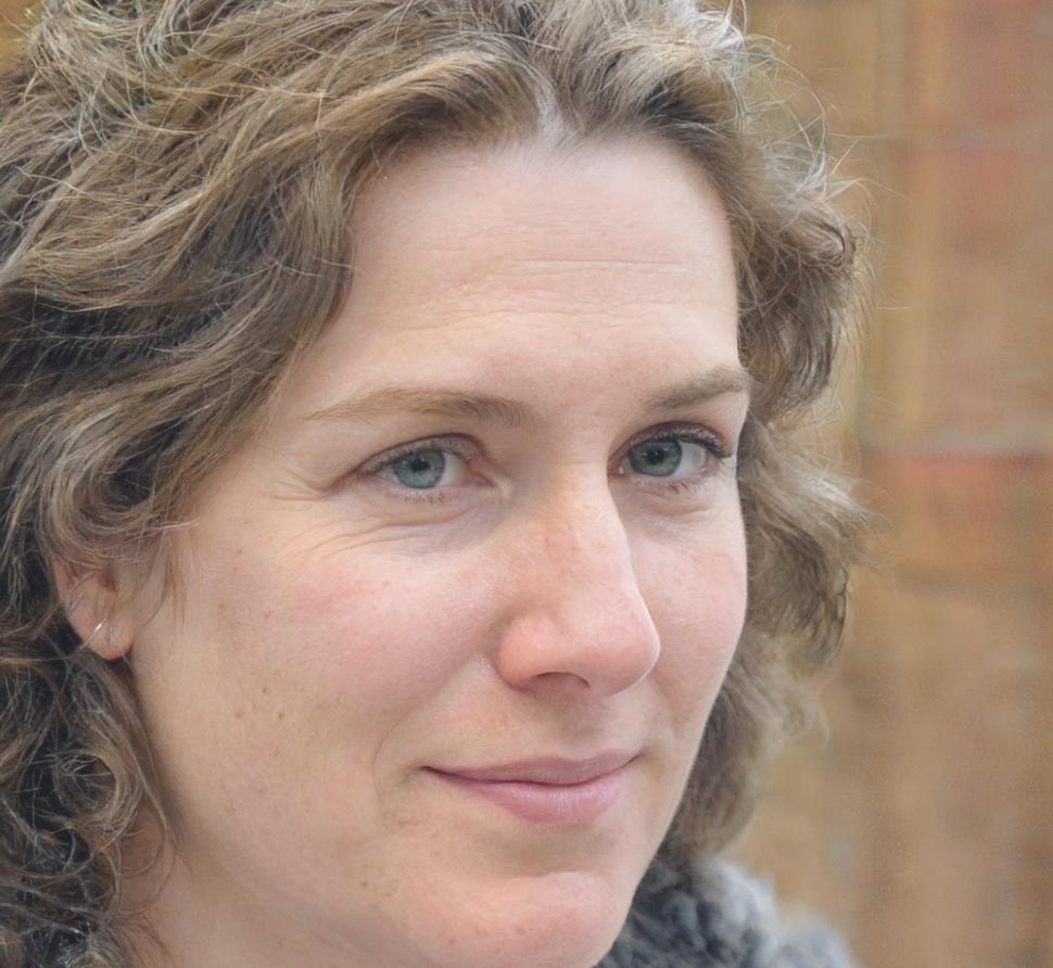 Portrait d'Élise Fontaine, conseillère en finances personnelles